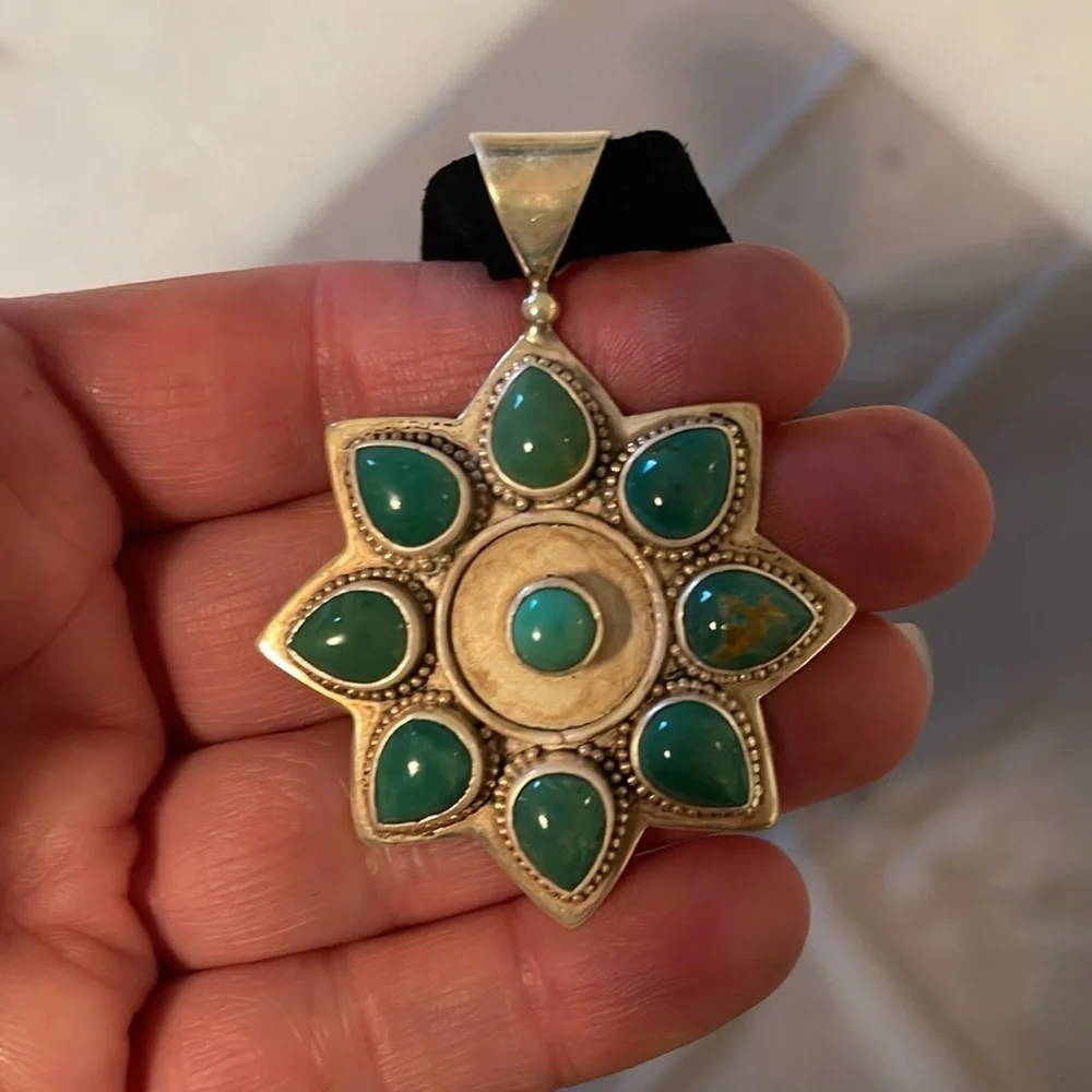 Vintage 925 Sterling Silver & Turquoise pendant on black leather strap necklace - Picture 6 of 6